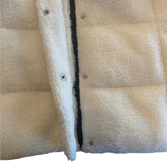 Talbots QUILTED SHERPA PUFFER VEST - Picture 7 of 8